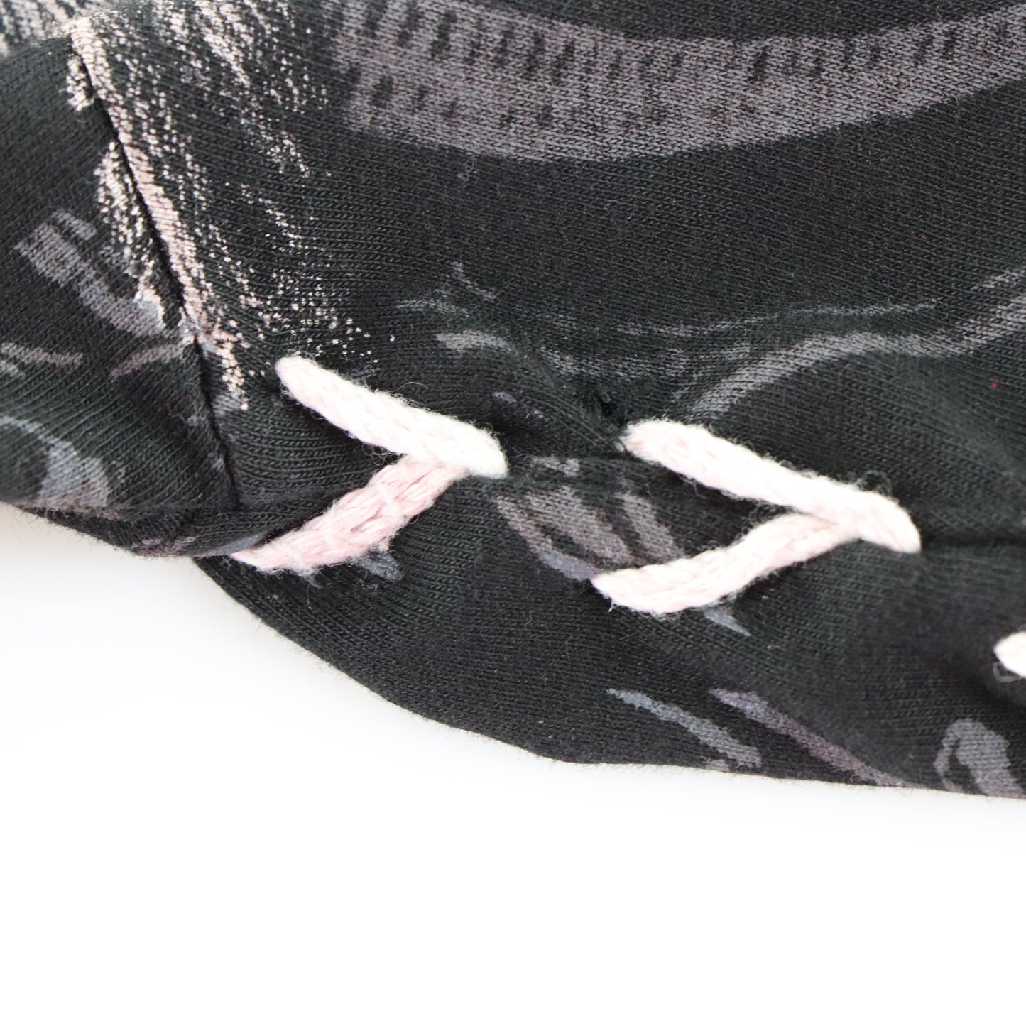 AFFLICTION Vintage Y2K Black & Red Velvet Detail Cross Wings USA Made Tee (M TALL) ***COCO Vintage Sole Melbourne