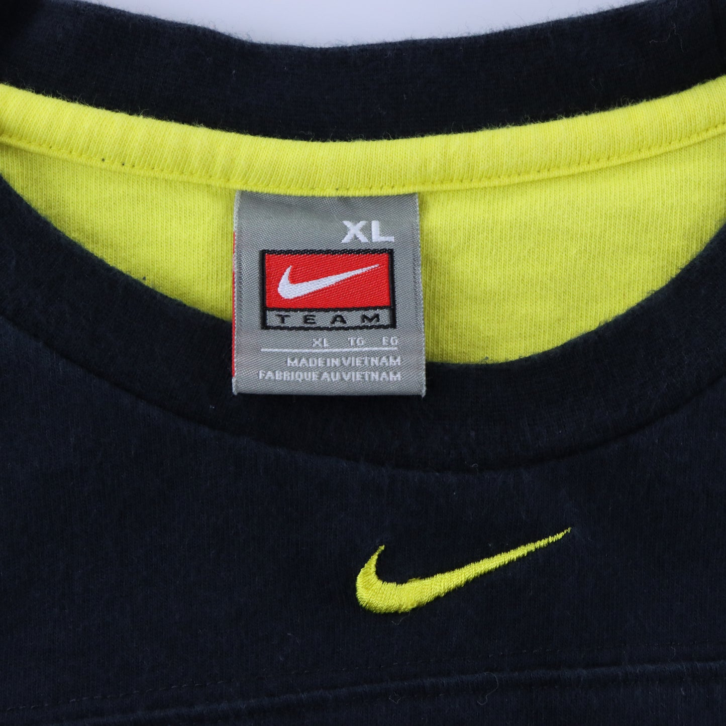 NIKE Team Oregon Ducks Embroidered Logo Patch & Centre Swoosh Tee (XL)
