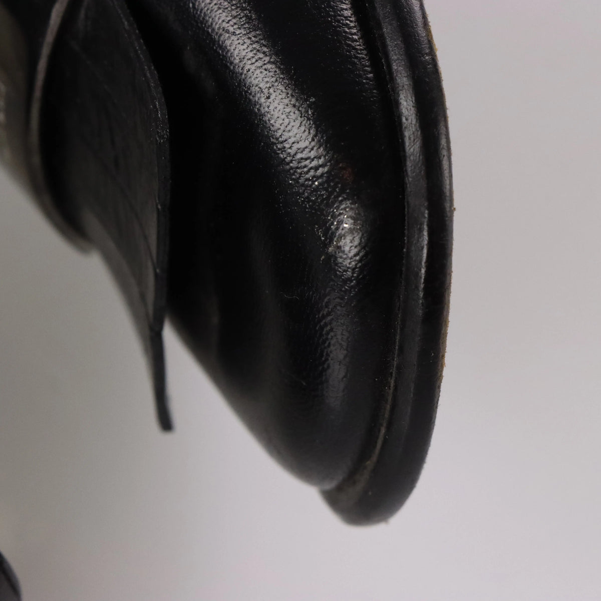 Vintage GUCCI 90's Tassel Loafer Silver & Black Leather Pump Heel (37 C)