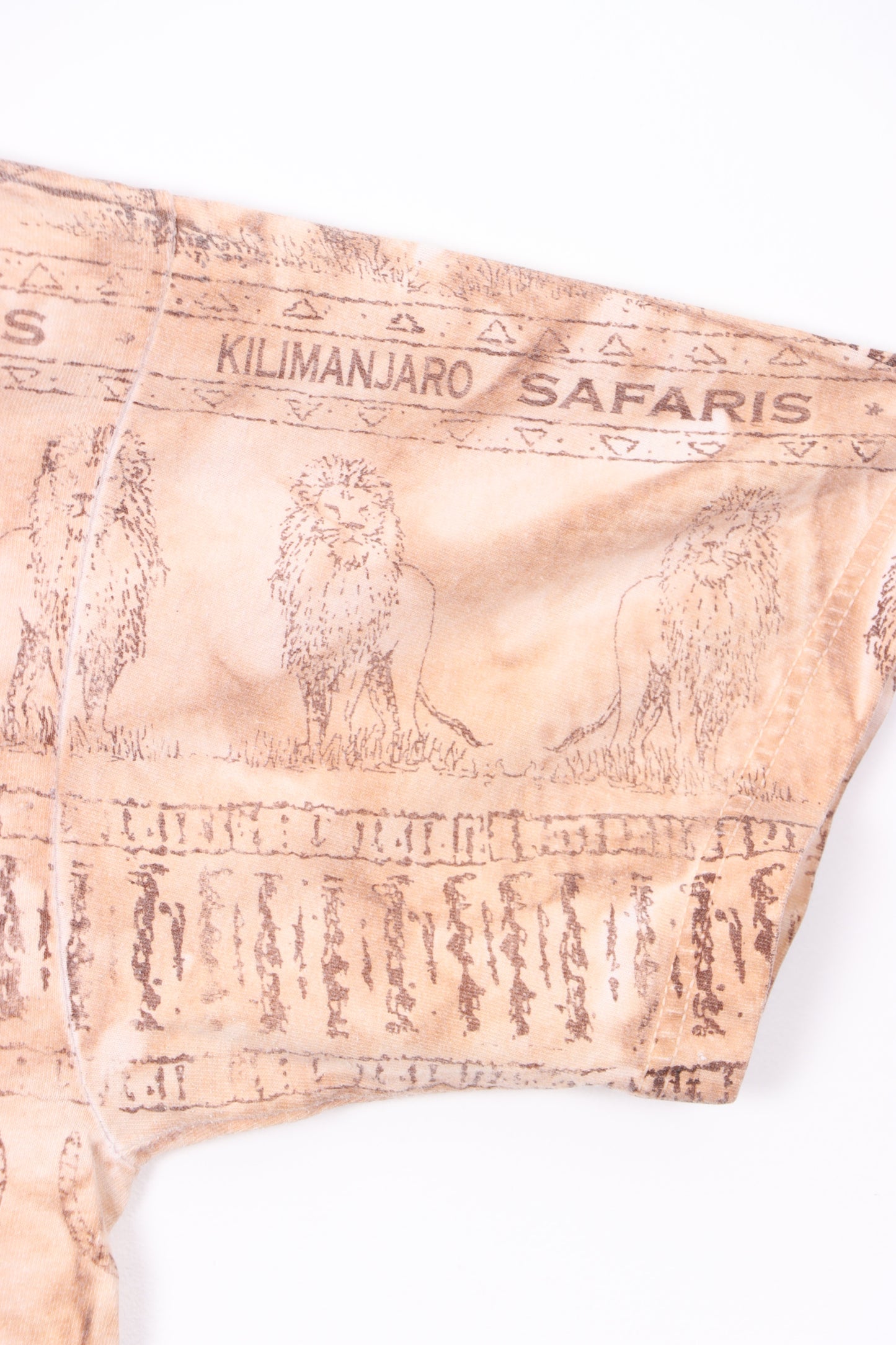 DISNEY Kilimanjaro Safaris Animal Kingdom All Over T-Shirt (M)