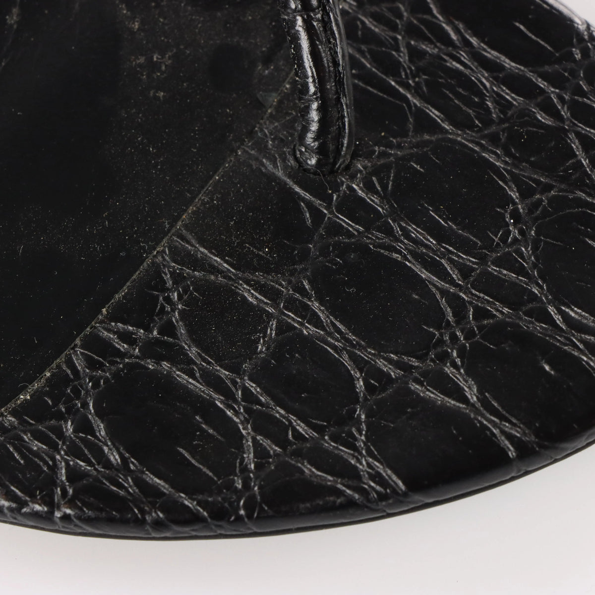 SAINT LAURENT YSL 'Cassandra' Croc Thong Logo Sandals (38.5) - Vintage Sole Melbourne
