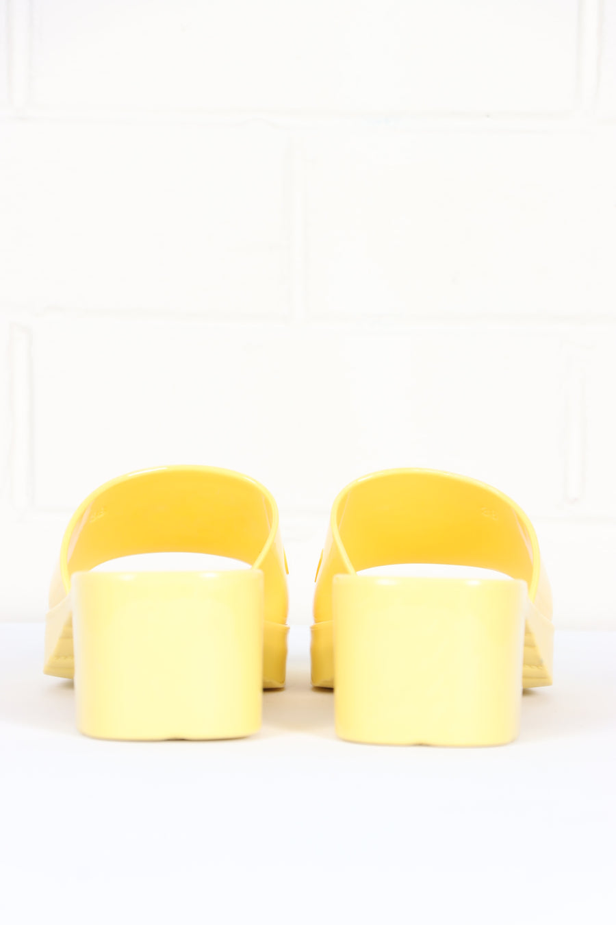 REPLICA Gucci 'Banana' Yellow Rubber Slide Sandals (38)