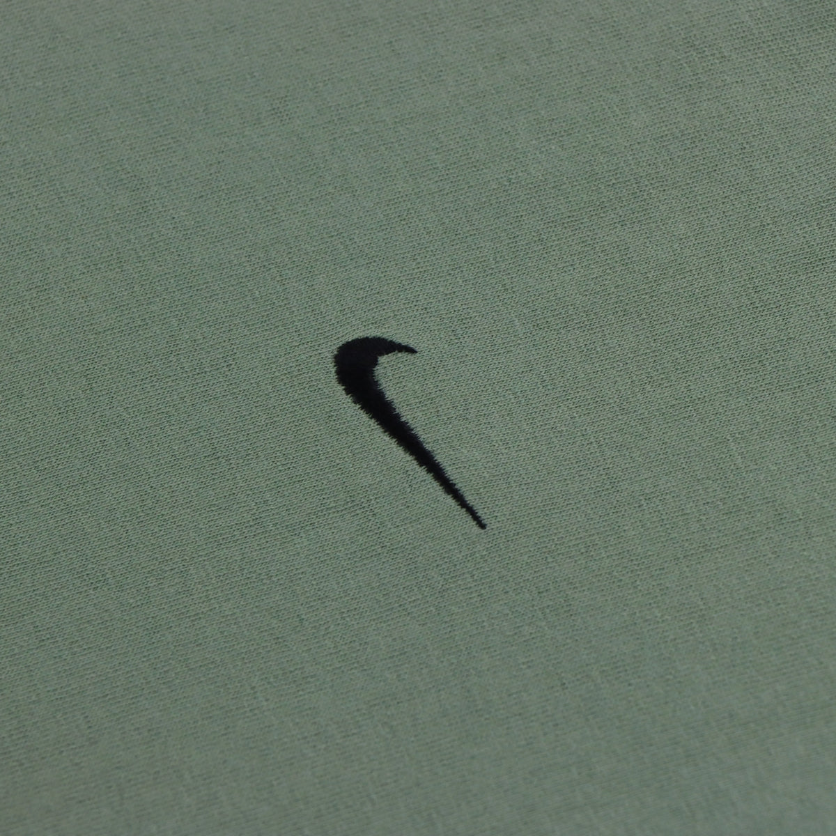 NIKE Embroidered Swoosh Pistachio Green & Black Swoosh T-Shirt (XL) - Vintage Sole Melbourne