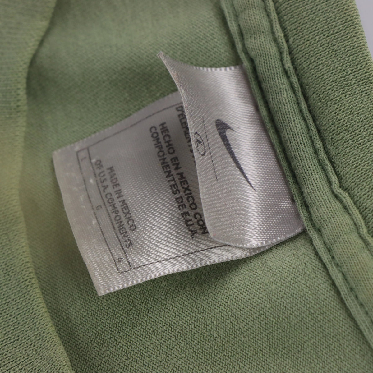 NIKE Embroidered Swoosh Pistachio Green & Black Swoosh T-Shirt (XL) - Vintage Sole Melbourne