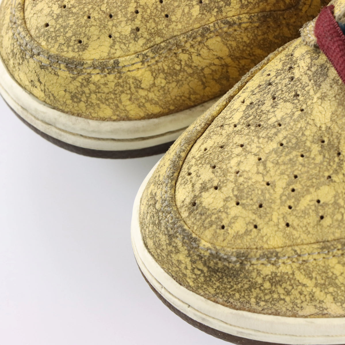 Vintage NIKE Burgundy Lace Up Dunk Low Pro Velvet Swoosh Sneaker (9.5)