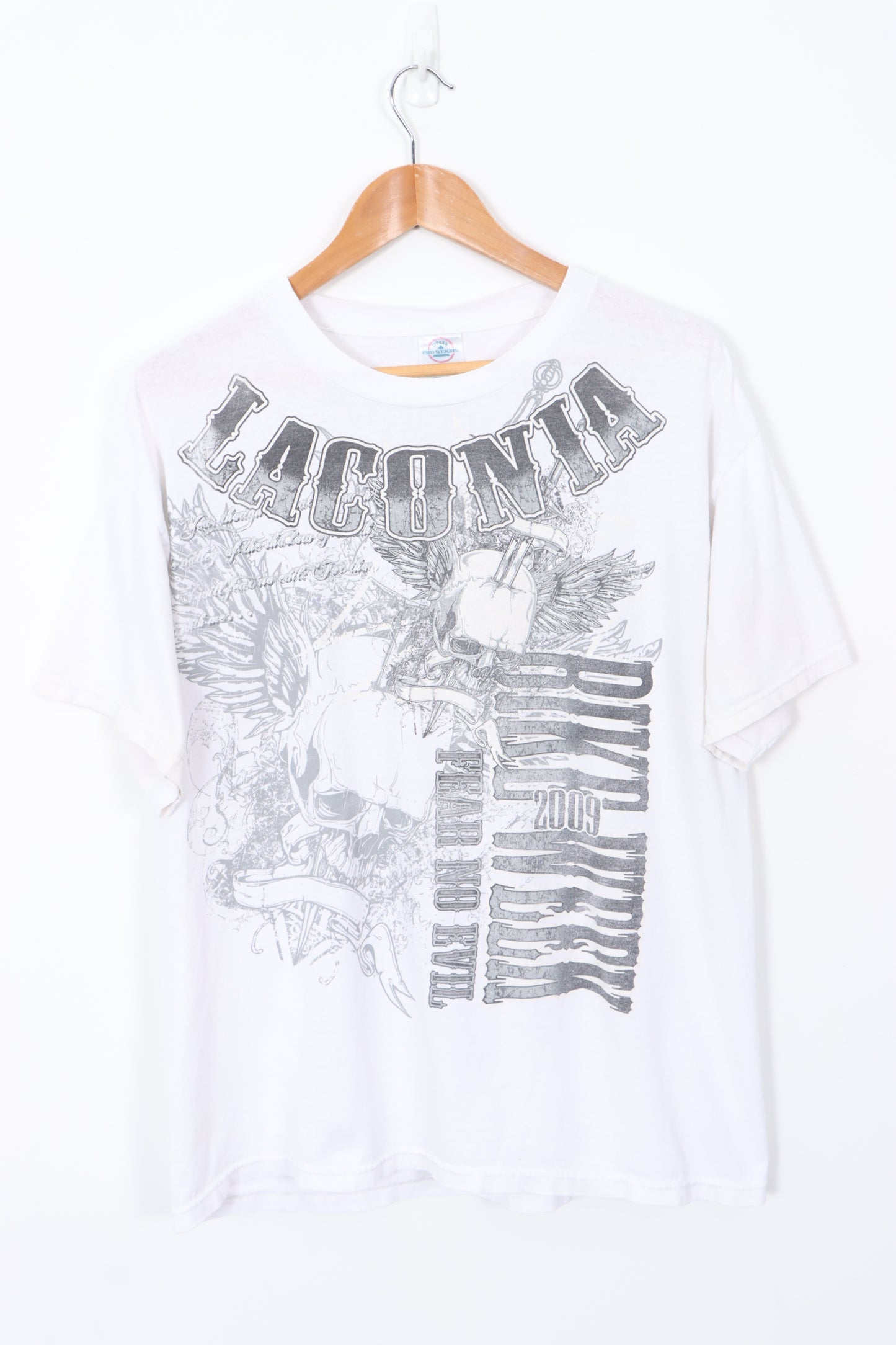 Laconia New Hampshire Gothic Skull Graphic Print White Y2K T-Shirt (L)