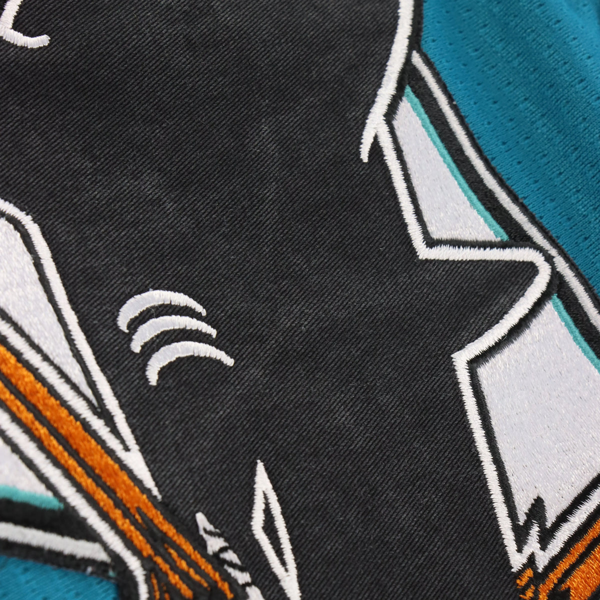 Vintage NIKE San Jose Sharks NHL 90s Canadian Made Teal Hockey Jersey (M)