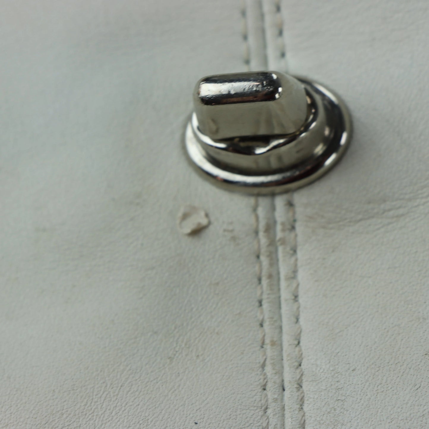 COACH Y2K F14896 'Chelsea Flap' Leather Turnlock White Satchel Bag