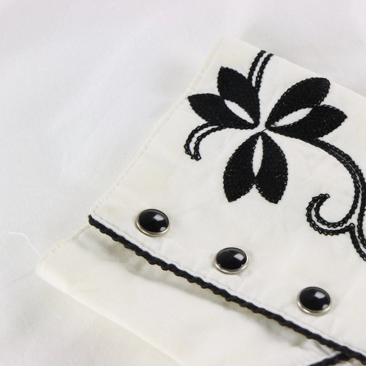 Vintage PANHANDLE Embroidered Floral White & Black Long Sleeve Western Shirt (S) Vintage Sole Melbourne