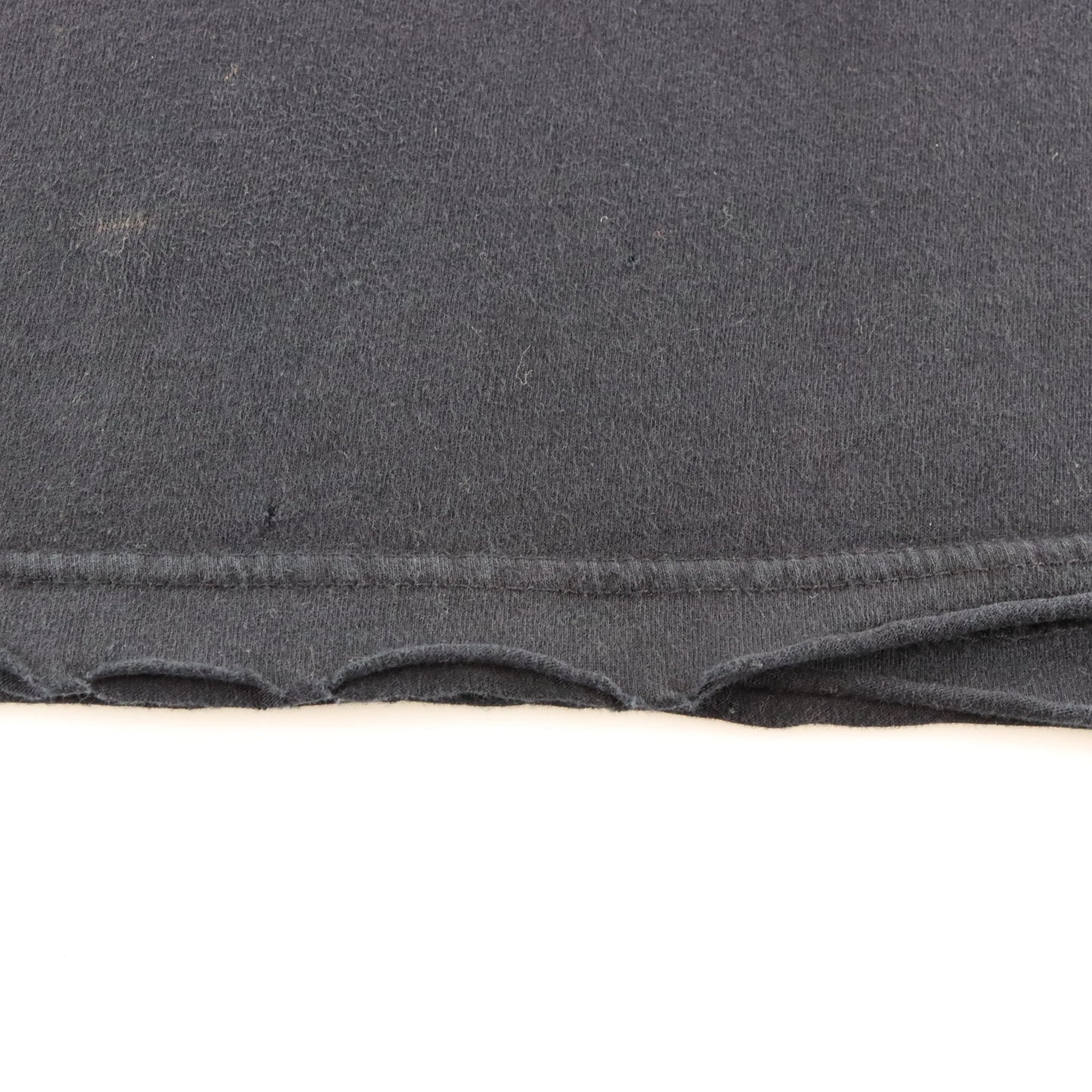 AFFLICTION Skulls & Pistols Y2K Style Distressed Black T-Shirt (L)