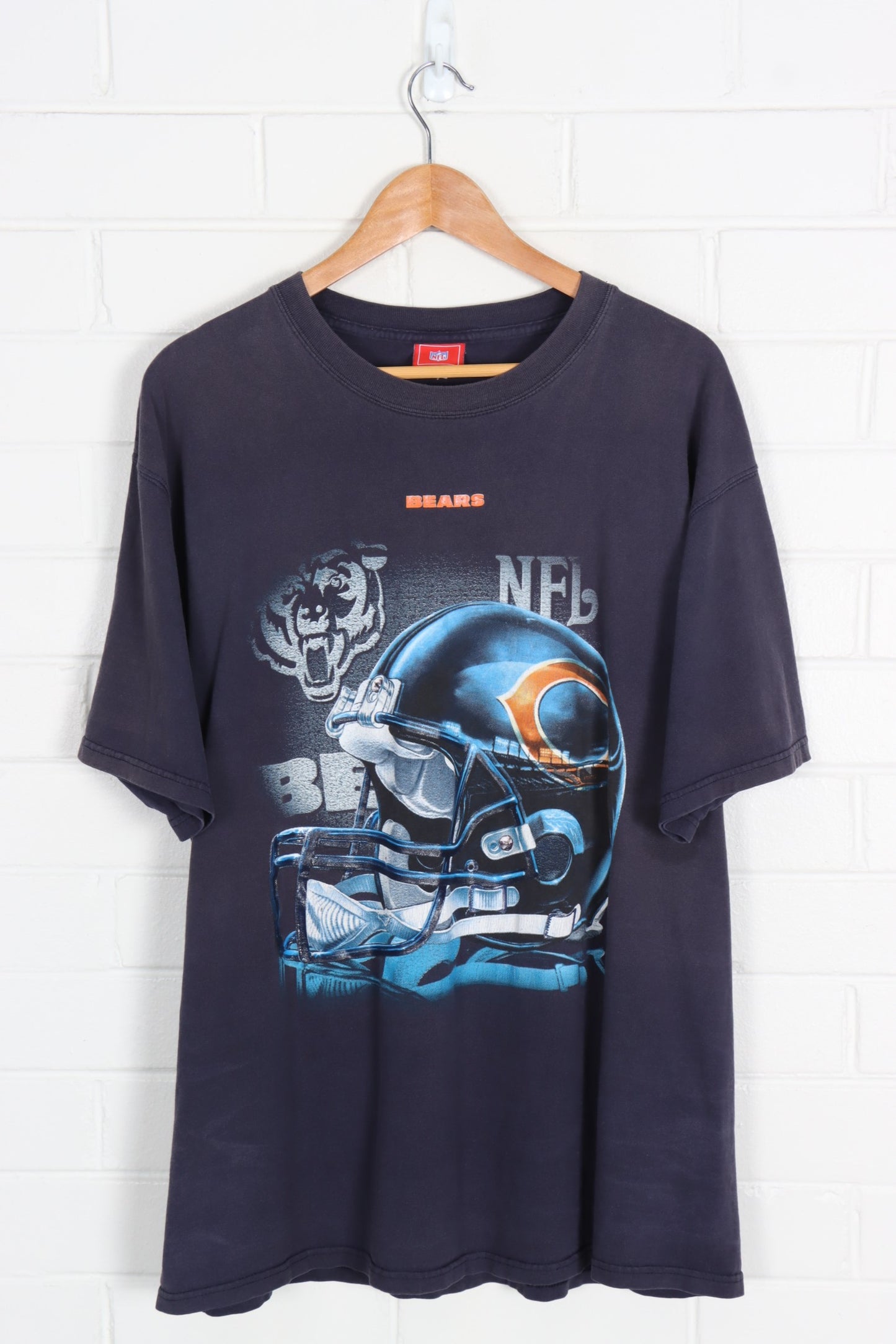Chicago Bears NFL Big Helmet Football Graphic Tee (XL) - Vintage Sole Melbourne