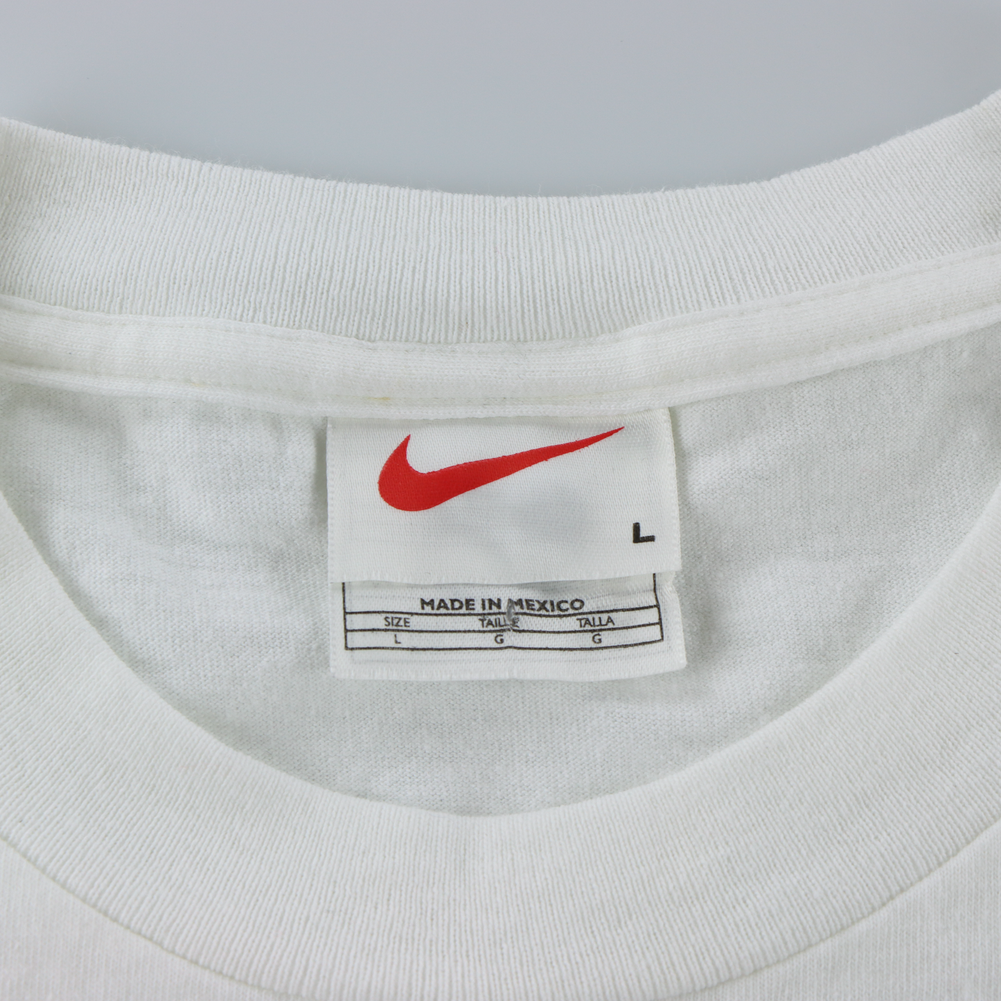 NIKE Basketball Illustrated Dunk Graphic White T-Shirt (L-XL)
