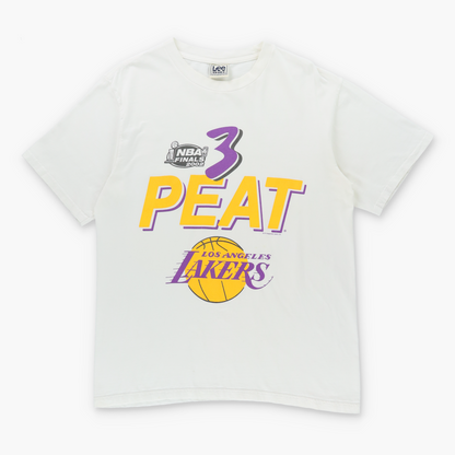 Vintage LA LAKERS Y2K '3 PEAT' NBA Basketball White T-Shirt (L) Vintage Sole Melbourne