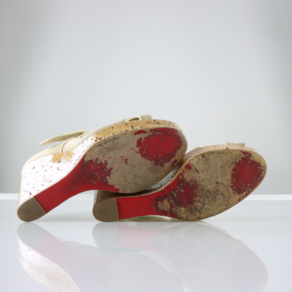 CHRISTIAN LOUBOUTIN Ecru Canvas Melides Peep Toe Wedge Sandals (41)