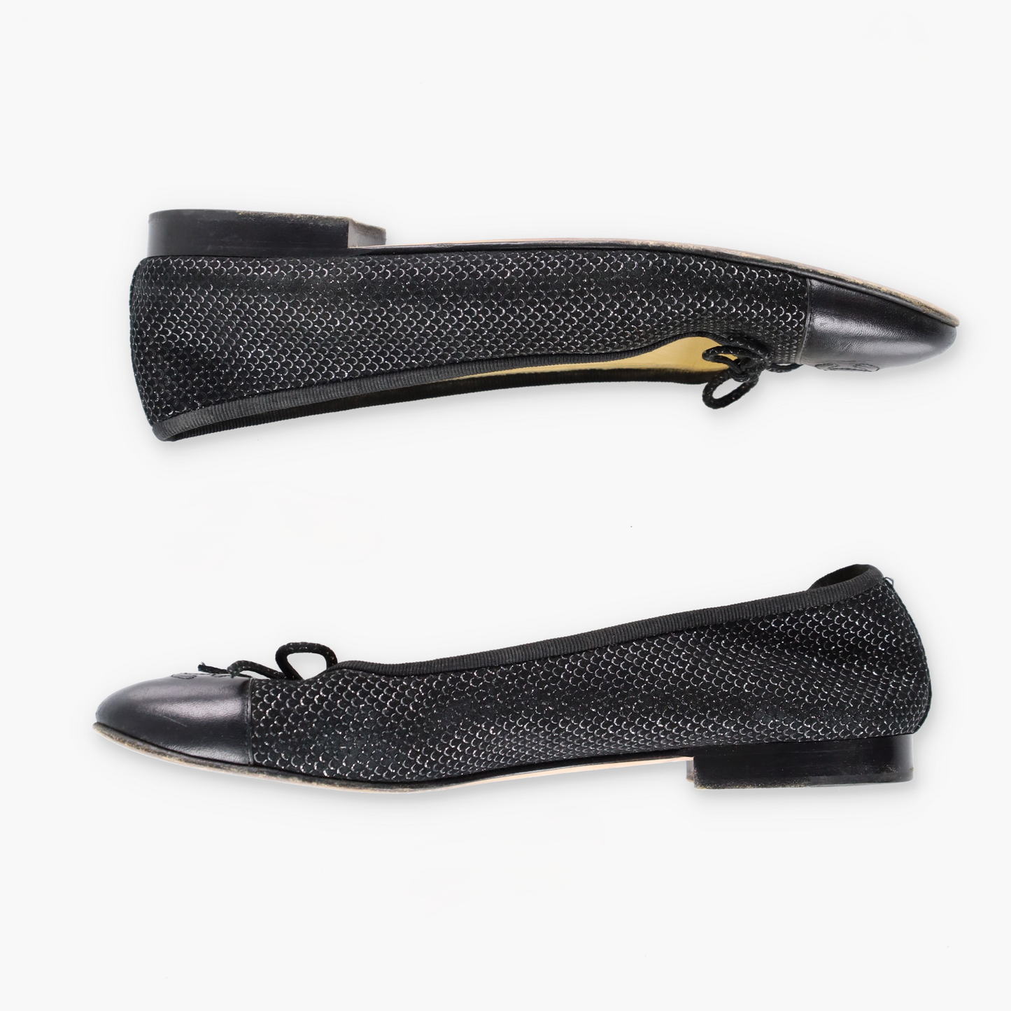 CHANEL Signature 'CC' Logo Black & Silver Italian Made Ballet Flats (38.5)