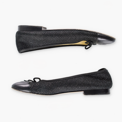 CHANEL Signature 'CC' Logo Black & Silver Italian Made Ballet Flats (38.5)