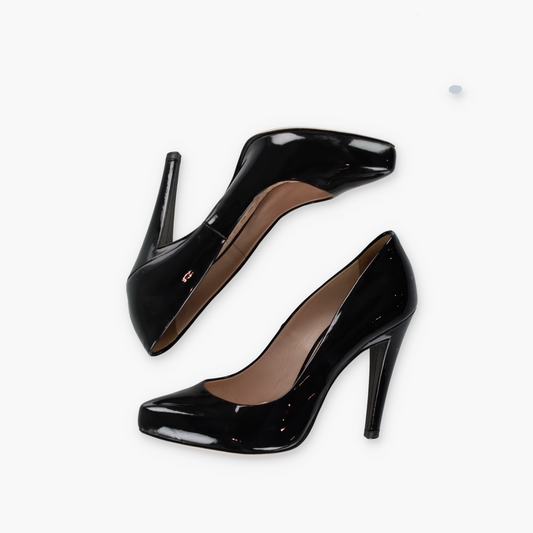 MIU MIU 'ITALY Made' Patent Leather Pointed Toe Black Pumps Heels (35.5)