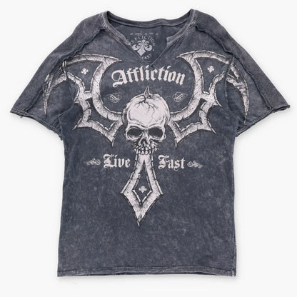 AFFLICTION Vintage Y2K "Live Fast" Winged Skull Cross V-Slit Neck Tee (M)