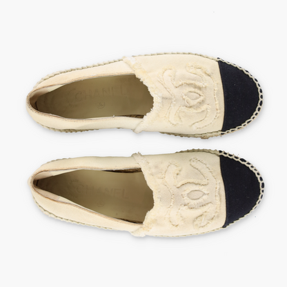 CHANEL 'CC' Logo Ivory & Navy Canvas Espadrille Flats Spanish Made (36)