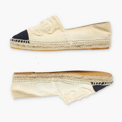 CHANEL 'CC' Logo Ivory & Navy Canvas Espadrille Flats Spanish Made (36)