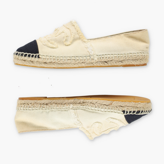 CHANEL 'CC' Logo Ivory & Navy Canvas Espadrille Flats Spanish Made (36)