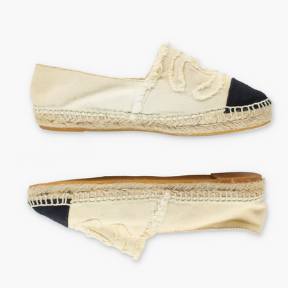 CHANEL 'CC' Logo Ivory & Navy Canvas Espadrille Flats Spanish Made (36)