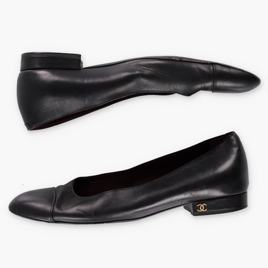 CHANEL Black & Gold 'CC' Logo Classic Ballet Flats (36.5)