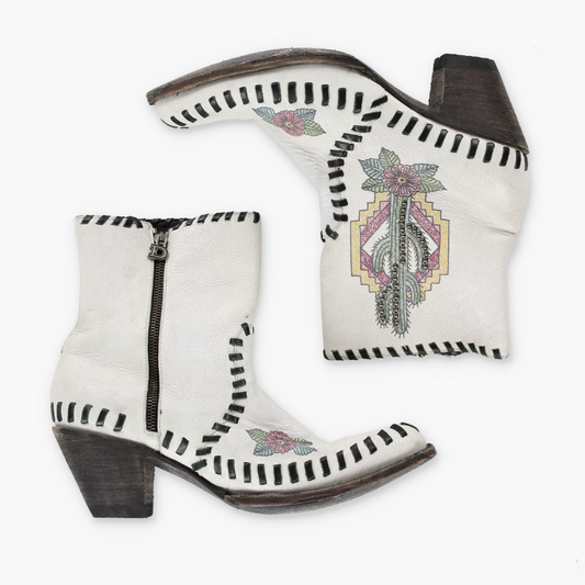 Vintage DOUBLE D RANCH By Gringo Stud & Floral White Western Boots (10B) *Aubs Vintage Sole Melbourne