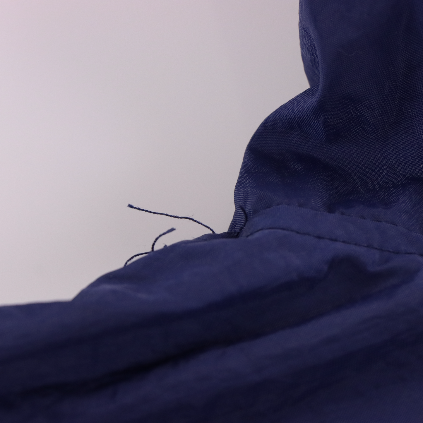 NIKE Embroidered Swoosh Logo Blue & White Windbreaker Sweatshirt (L)