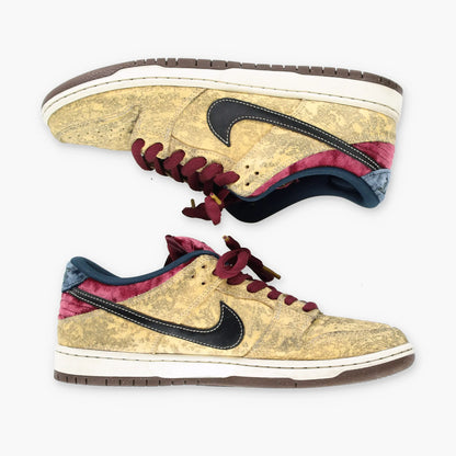 Vintage NIKE Burgundy Lace Up Dunk Low Pro Velvet Swoosh Sneaker (9.5)