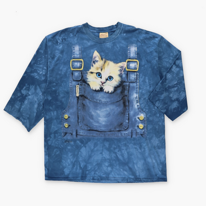 THE MOUNTAIN Kitten & Overalls Pocket Graphic Blue Tie Dye T-Shirt (XXXL-4XL)
