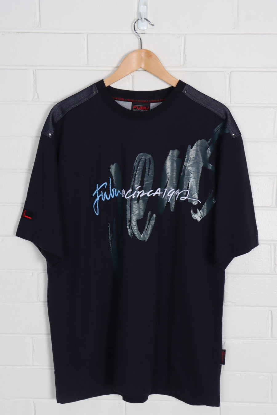 FUBU JEANS Embroidered & Shoulder Detail T-Shirt (XL)