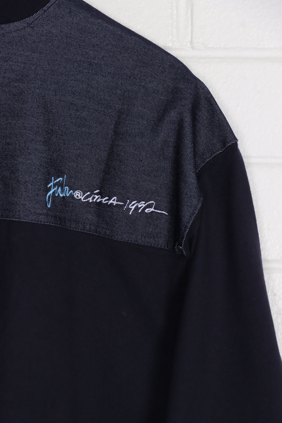 FUBU JEANS Embroidered & Shoulder Detail T-Shirt (XL)