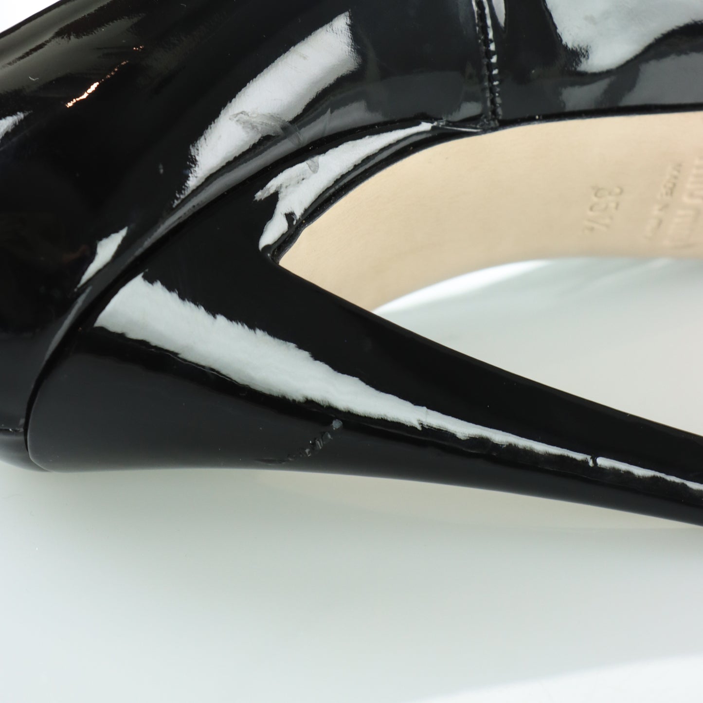 MIU MIU 'ITALY Made' Patent Leather Pointed Toe Black Pumps Heels (35.5)