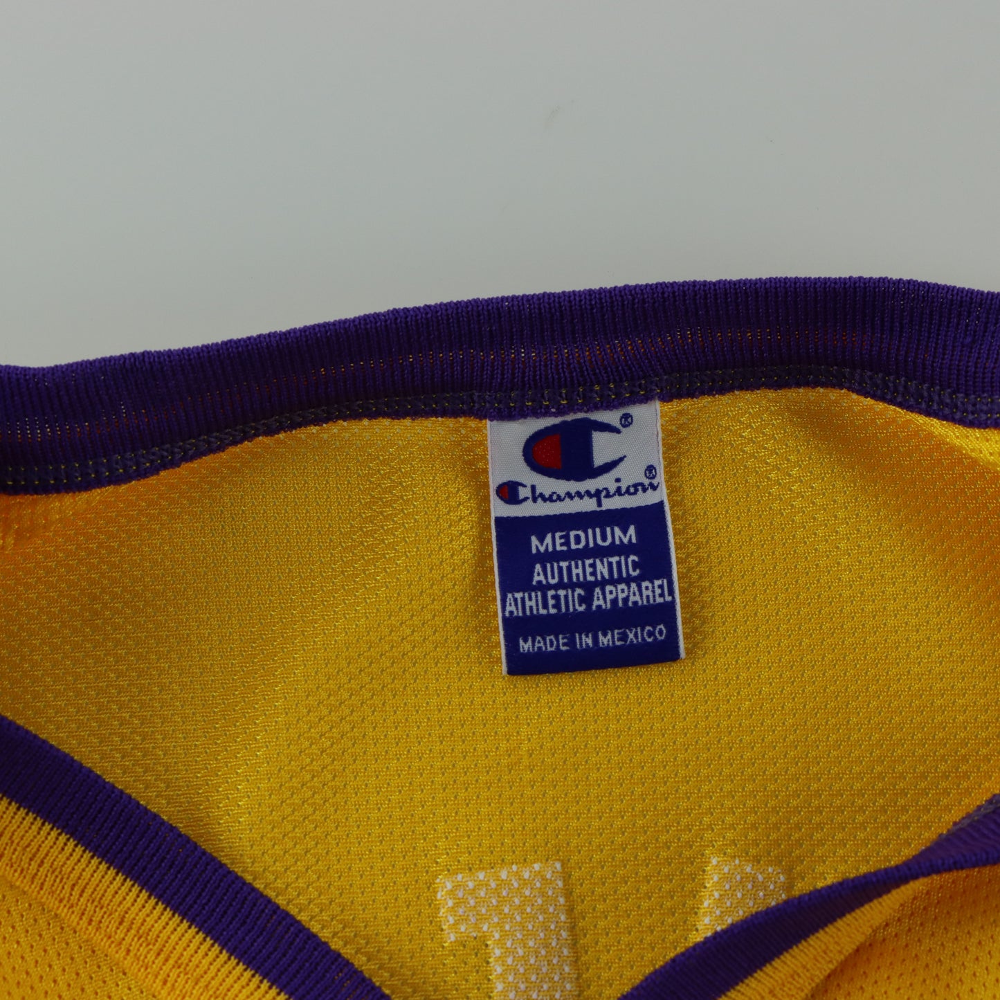 CHAMPION NBA Los Angeles Lakers #34 Vintage 90s Shaq O'Neal Vintage Basketball Jersey (M)