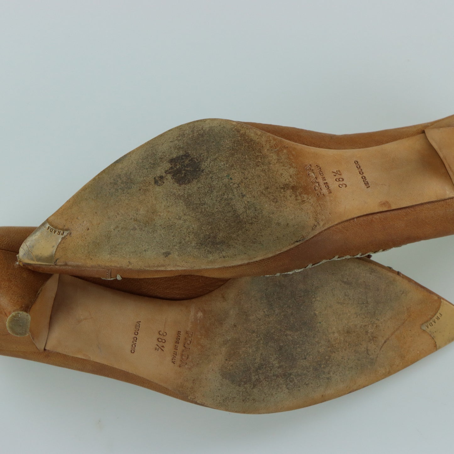 PRADA Tan Whip Stitch Bow Italy Made Kitten Heels (38.5)