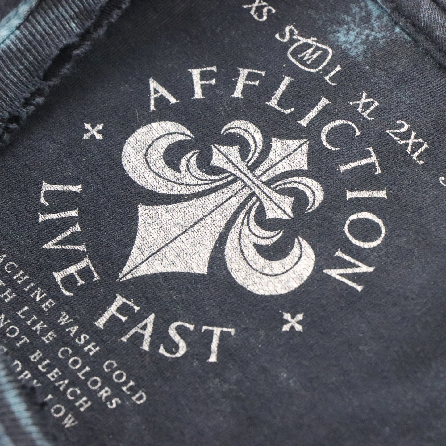 Vintage AFFLICTION Y2K Whipstitch Grunge Skull USA Made Blue T-Shirt (M)