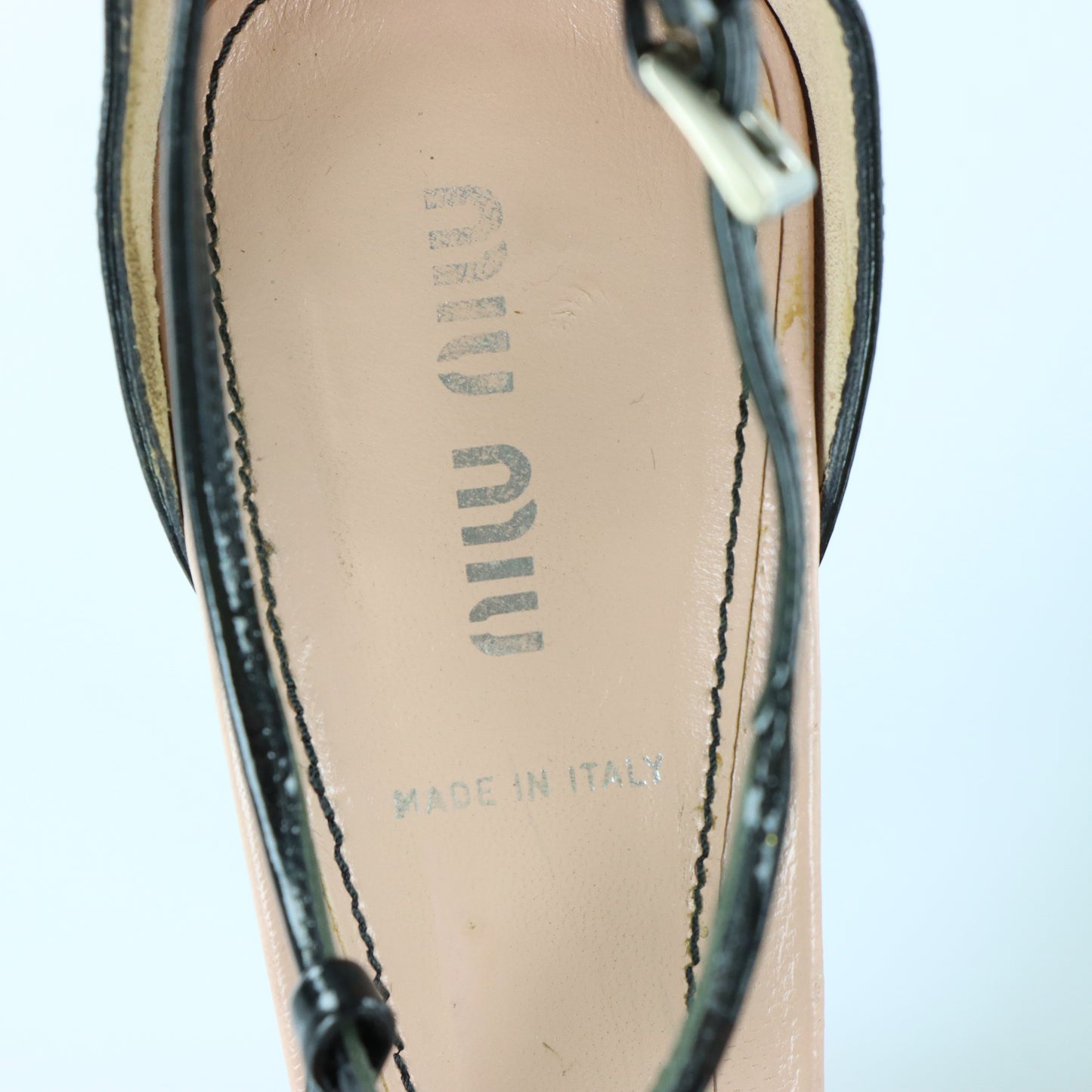 MIU MIU Patent Leather Bow Italy Made Pointed Toe Stiletto Heels (39.5)