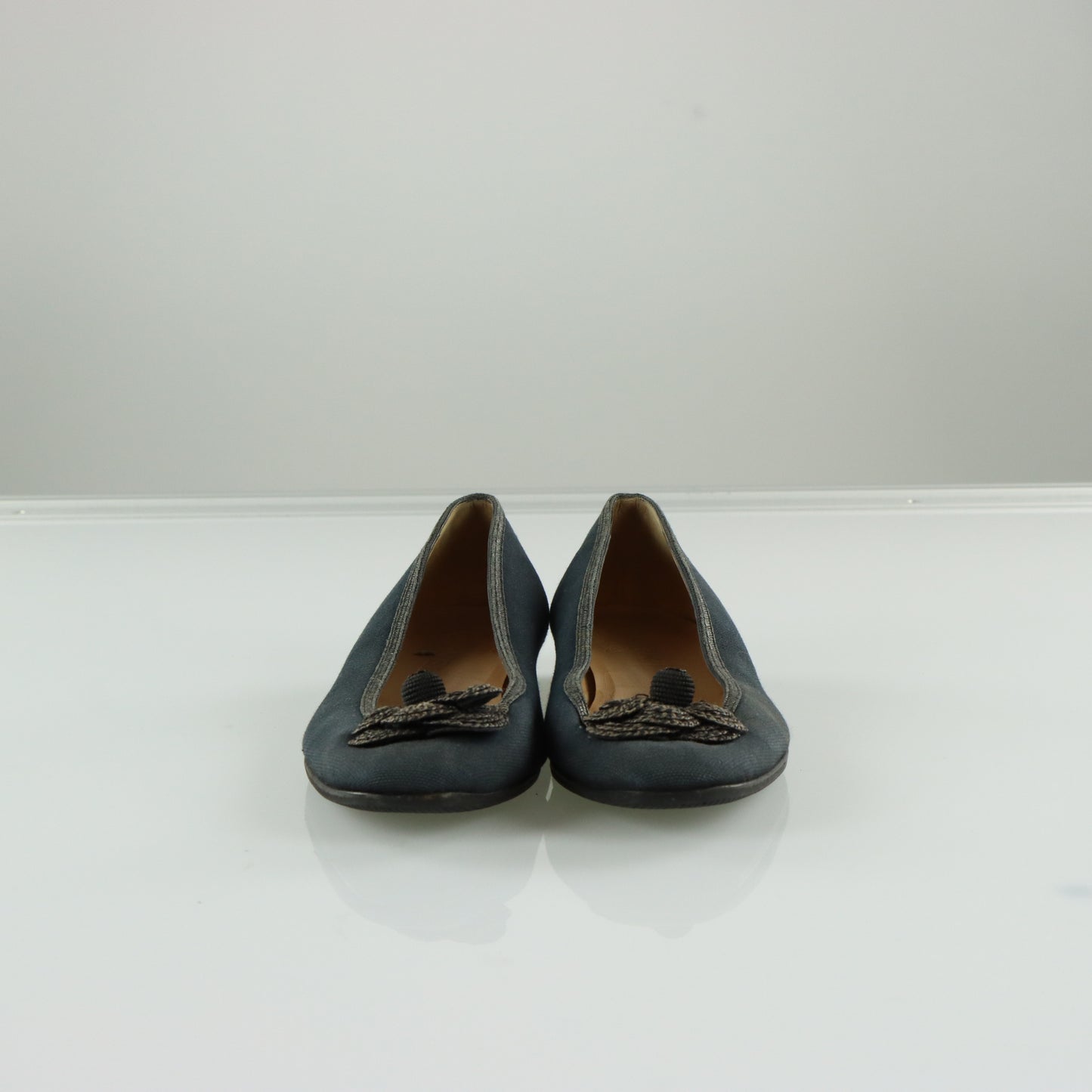 CHANEL 'Camellia' Navy Flower Canvas Ballet Flats (38)