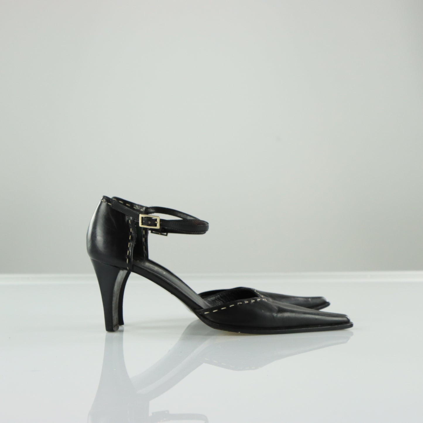 GUCCI Vintage Black Leather Stitched Pumps Heels (7.5)