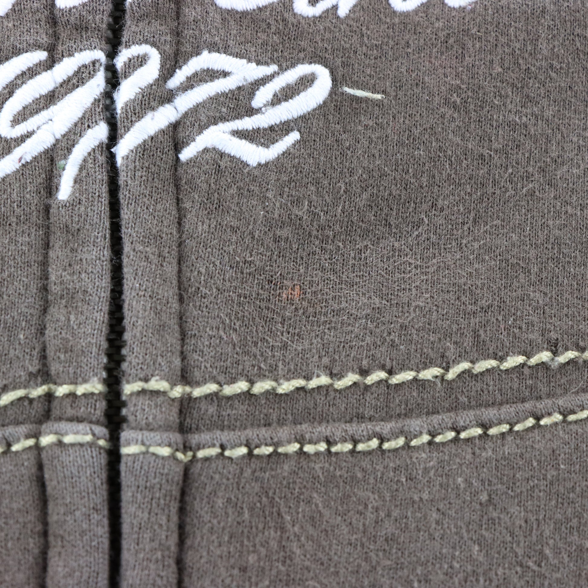 ECKO UNLTD Embroidered "Raw And Uncut" Brown Full Zip Sweatshirt (L) ***COCO Vintage Sole Melbourne