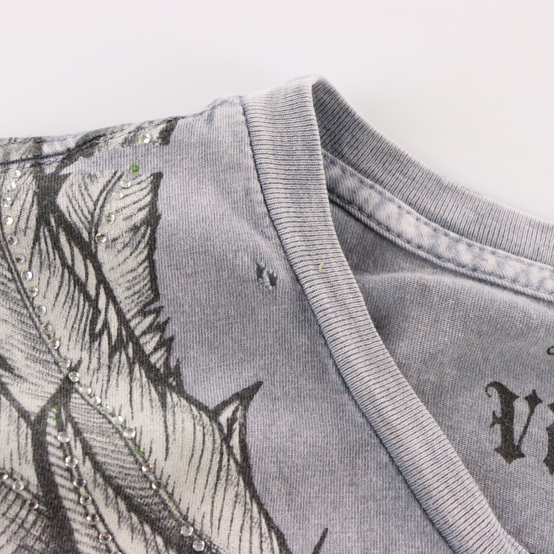Vintage VICTORIOUS 'Urban Couture' Embellished Y2K Foil Detail Cross & Wings Tee USA Made (L) ***COCO Vintage Sole Melbourne