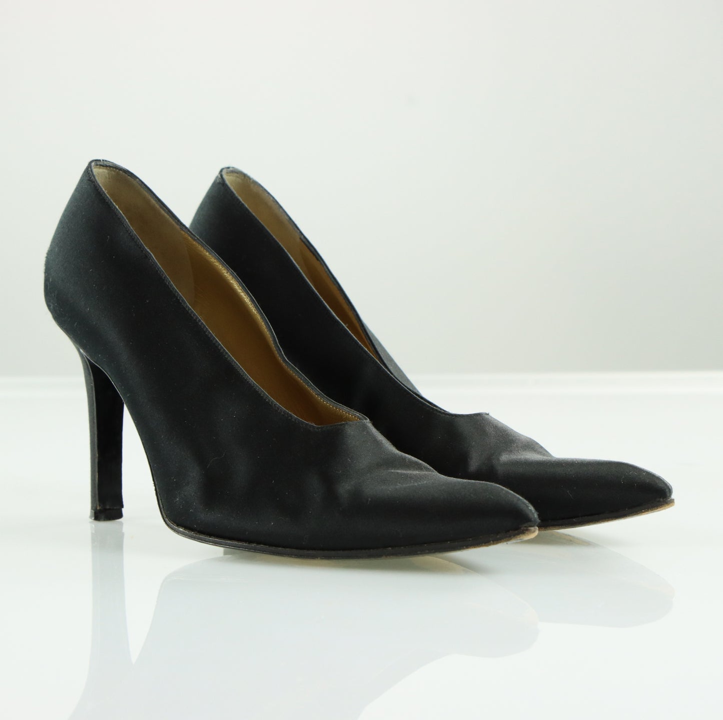 YVES SAINT LAURENT YSL Vintage Italian Made Black Pump Heels (7)