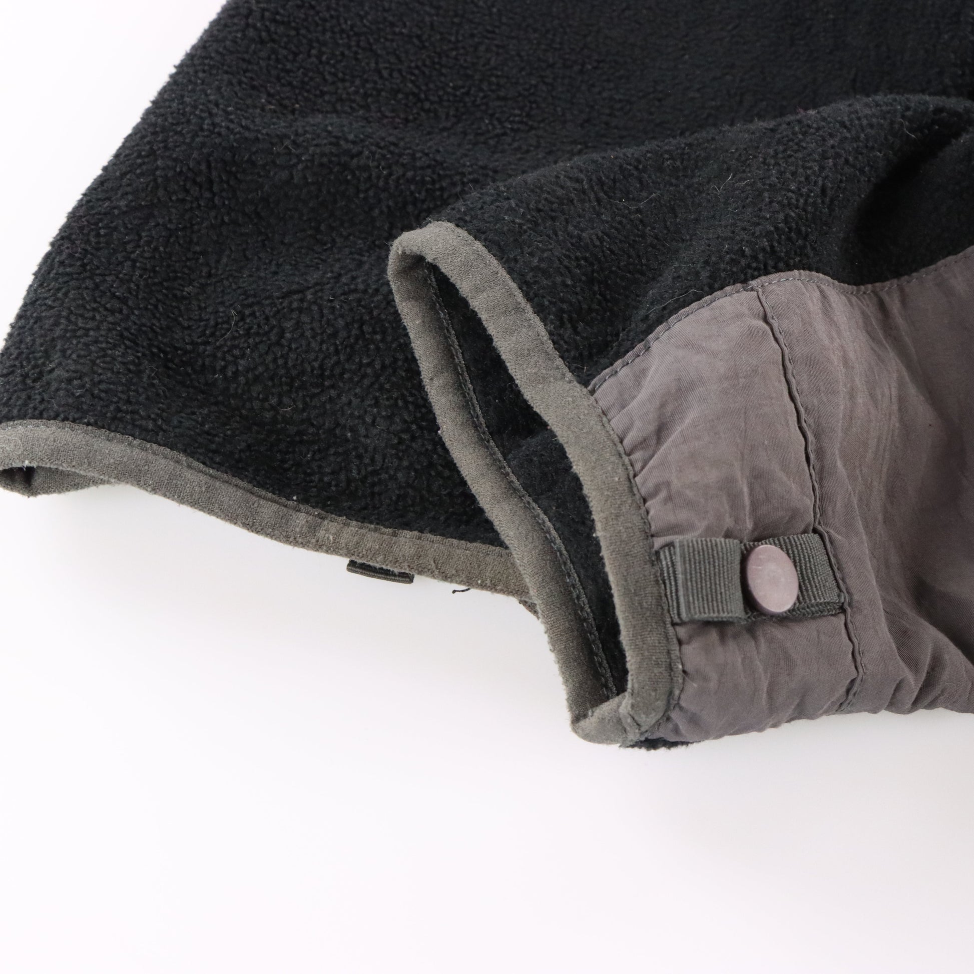 Vintage THE NORTH FACE Black & Grey Embroidered Logo Zip Up Fleece Jacket (L) ***COCO Vintage Sole Melbourne