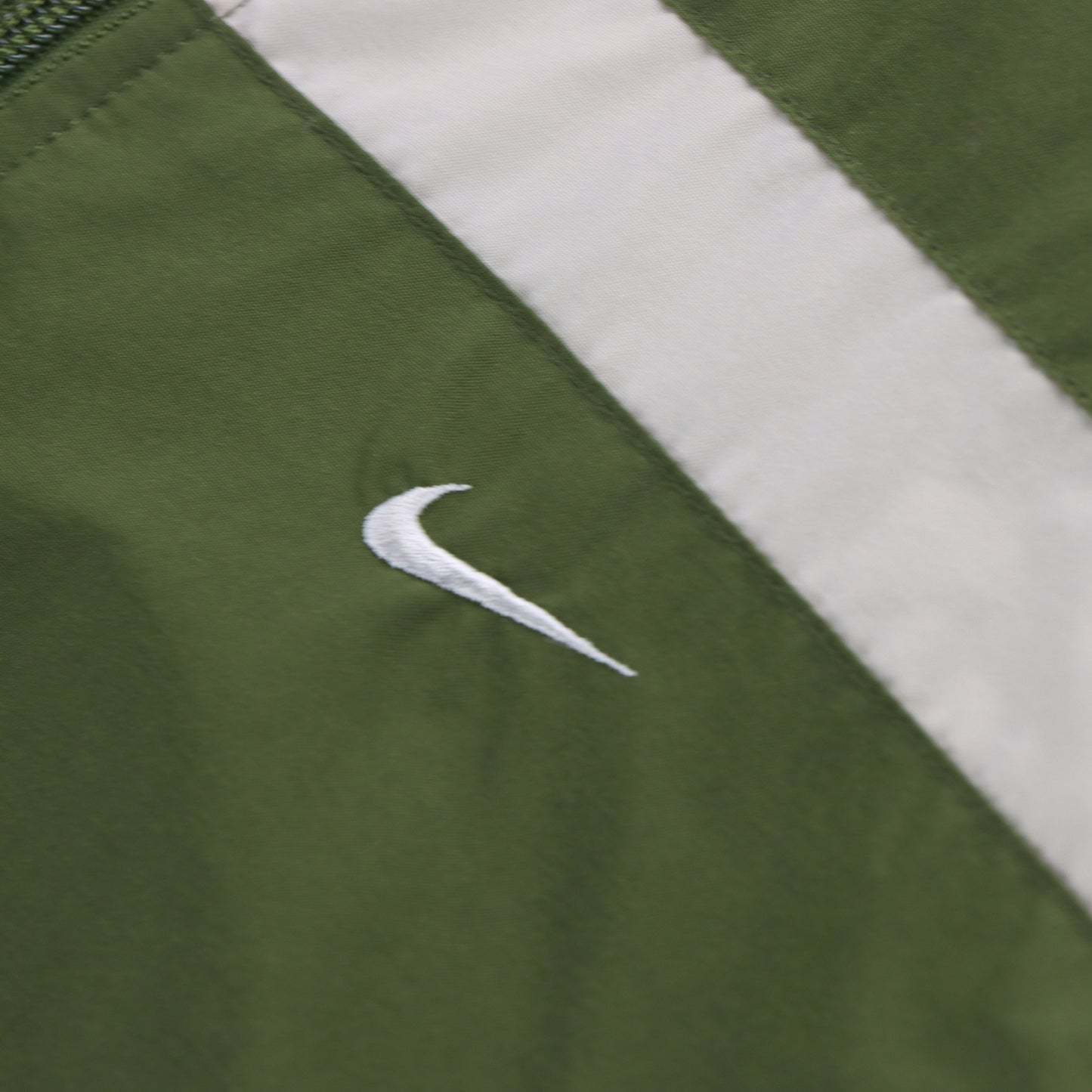 Vintage NIKE Embroidered Khaki Zip Up Windbreaker Jacket *Aubs Vintage Sole Melbourne