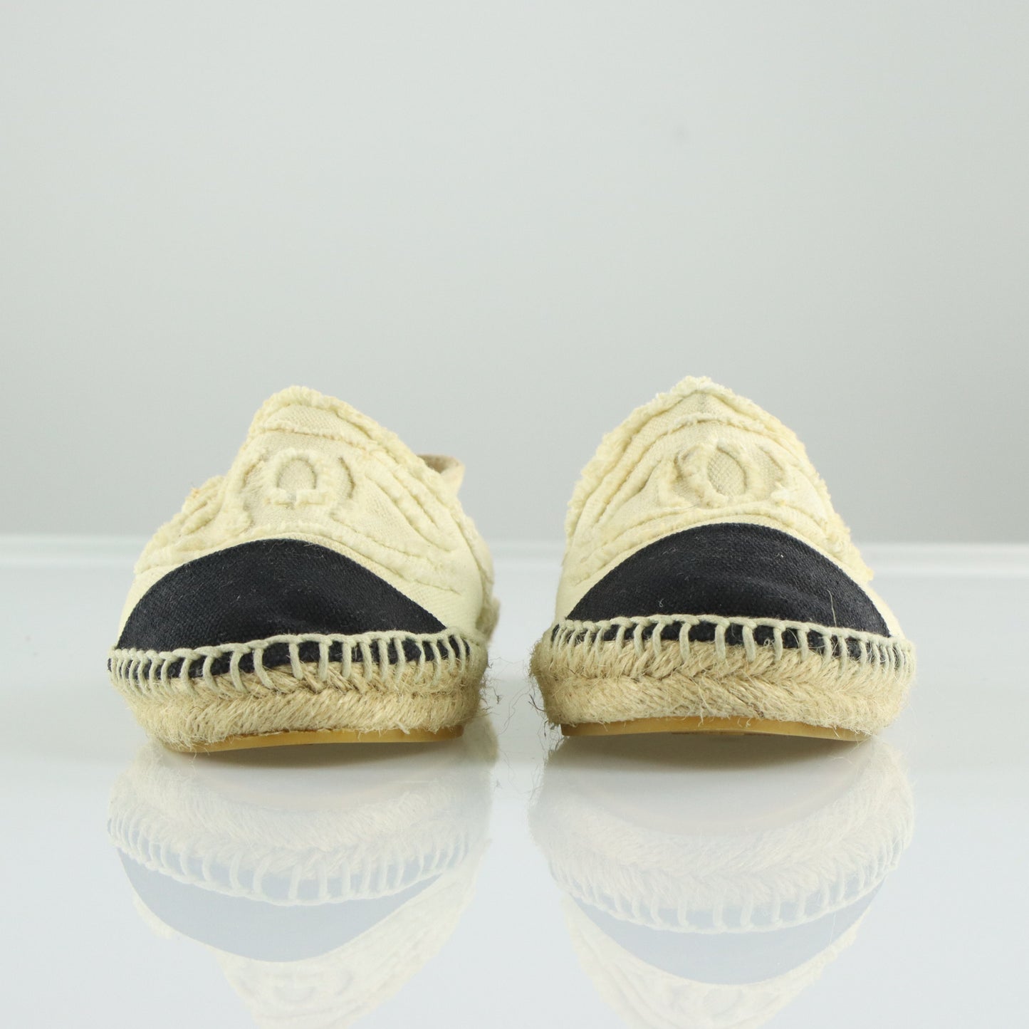 CHANEL 'CC' Logo Ivory & Navy Canvas Espadrille Flats Spanish Made (36)