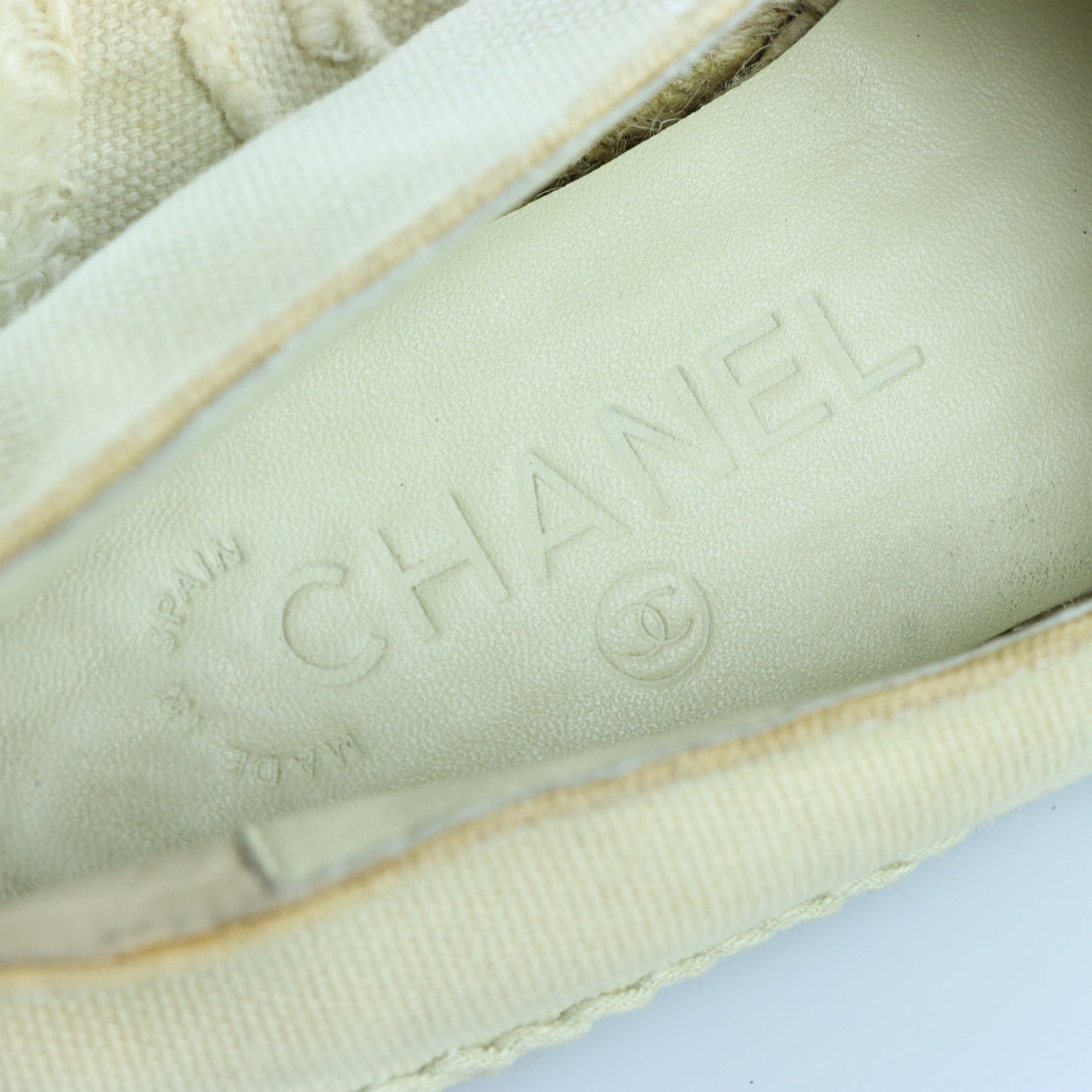 CHANEL 'CC' Logo Ivory & Navy Canvas Espadrille Flats Spanish Made (36)