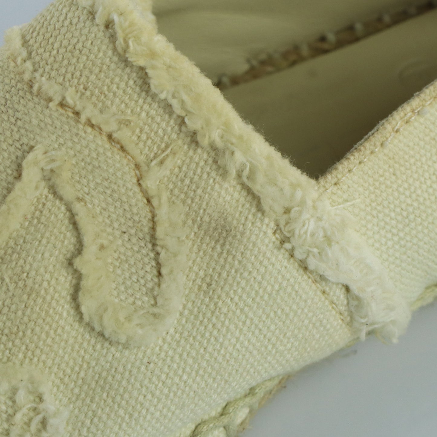 CHANEL 'CC' Logo Ivory & Navy Canvas Espadrille Flats Spanish Made (36)