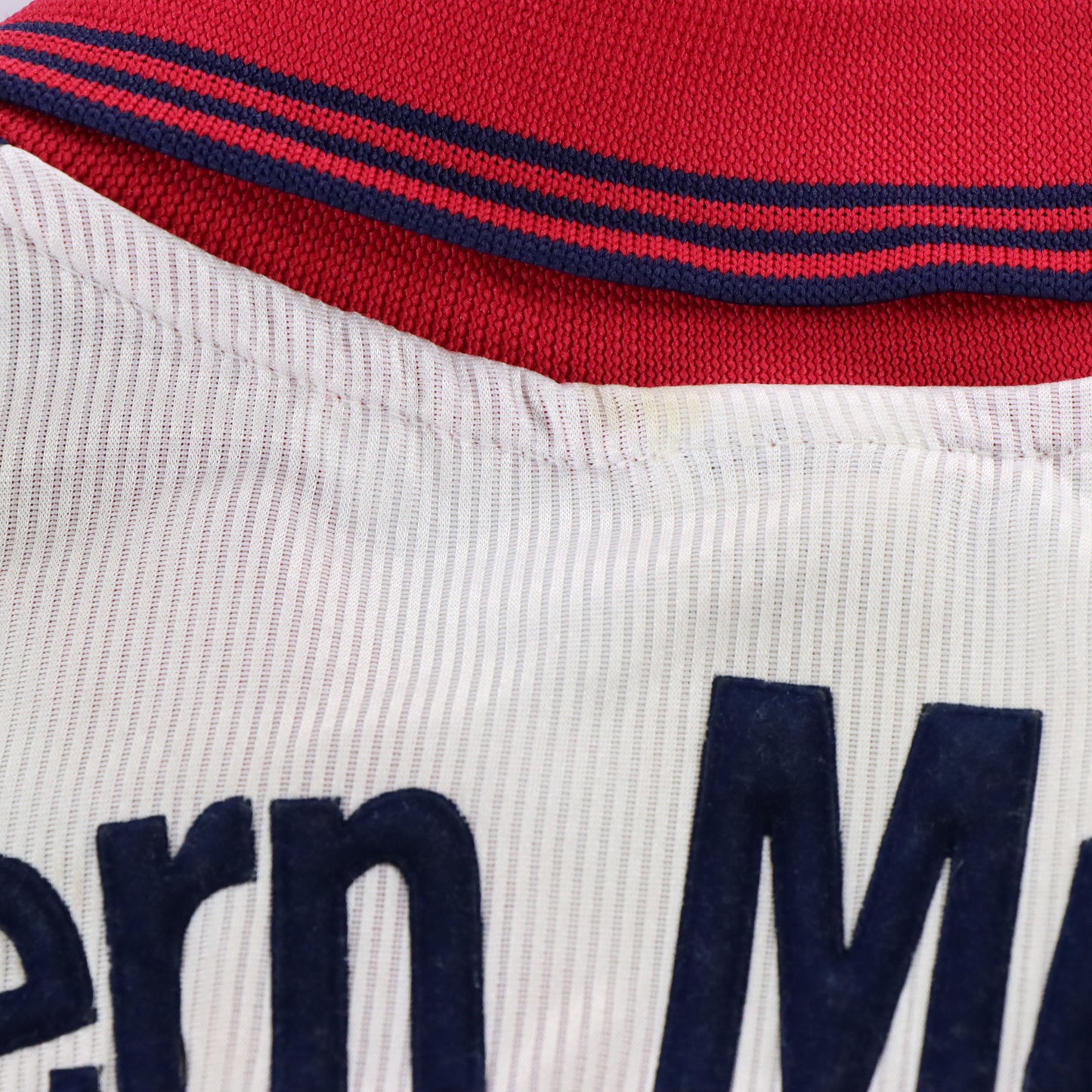 Vintage ADIDAS Jersey *Aubs Vintage Sole Melbourne
