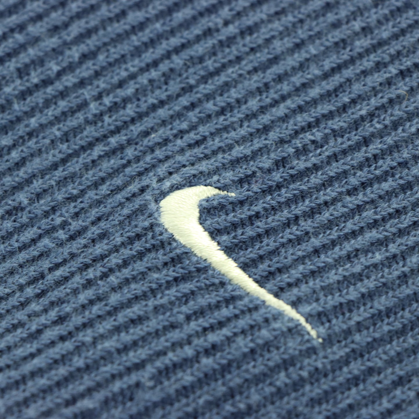 NIKE Embroidered Swoosh Corduroy Blue & White Sweatshirt (XL)